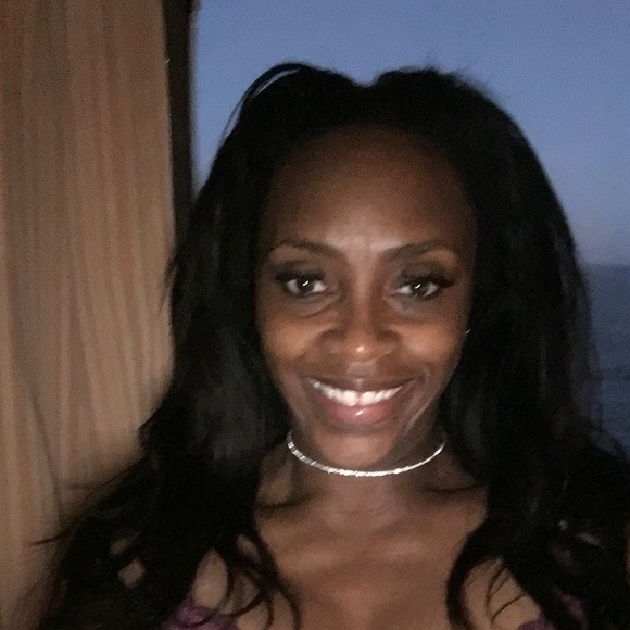 Meet your Posher, Vicki - Picture 2 of 2